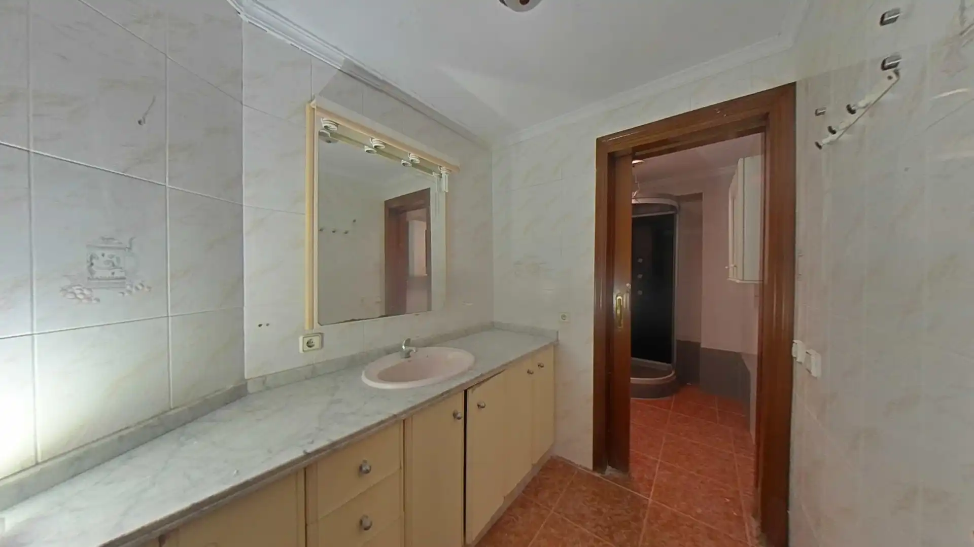 Bathroom of Houses for sale in Morón de la Frontera  with Terrace and Balcony