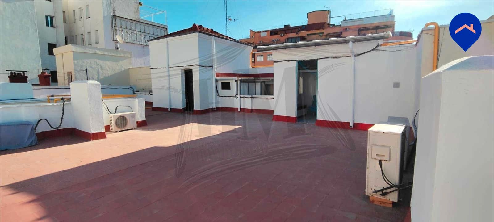 Vista exterior de Traster en venda en  Madrid Capital