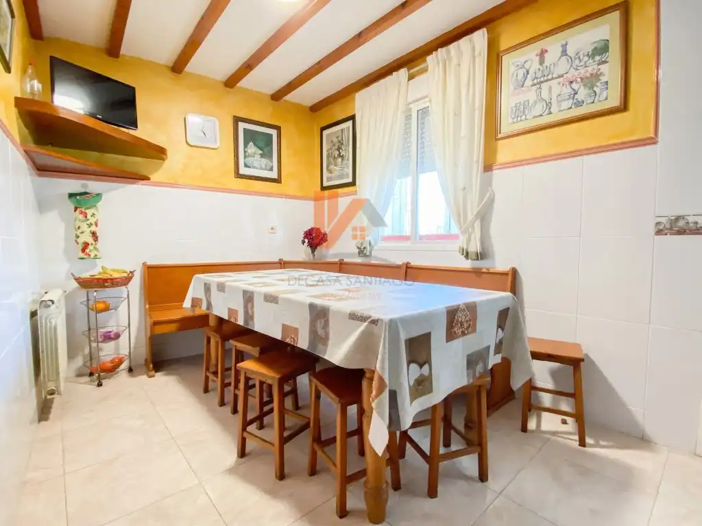 Dining room of Houses for sale in Santiago de Compostela   with Private garden, Oven and Internet
