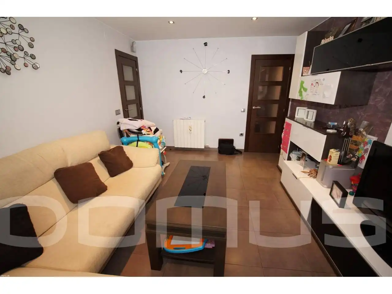 Sala de estar de Piso en venta en Sant Vicenç Dels Horts con Aire acondicionado, Calefacción y Amueblado