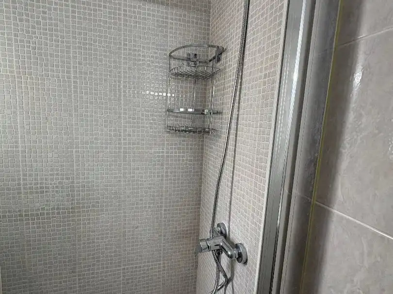 Baño de Piso para compartir en Levante