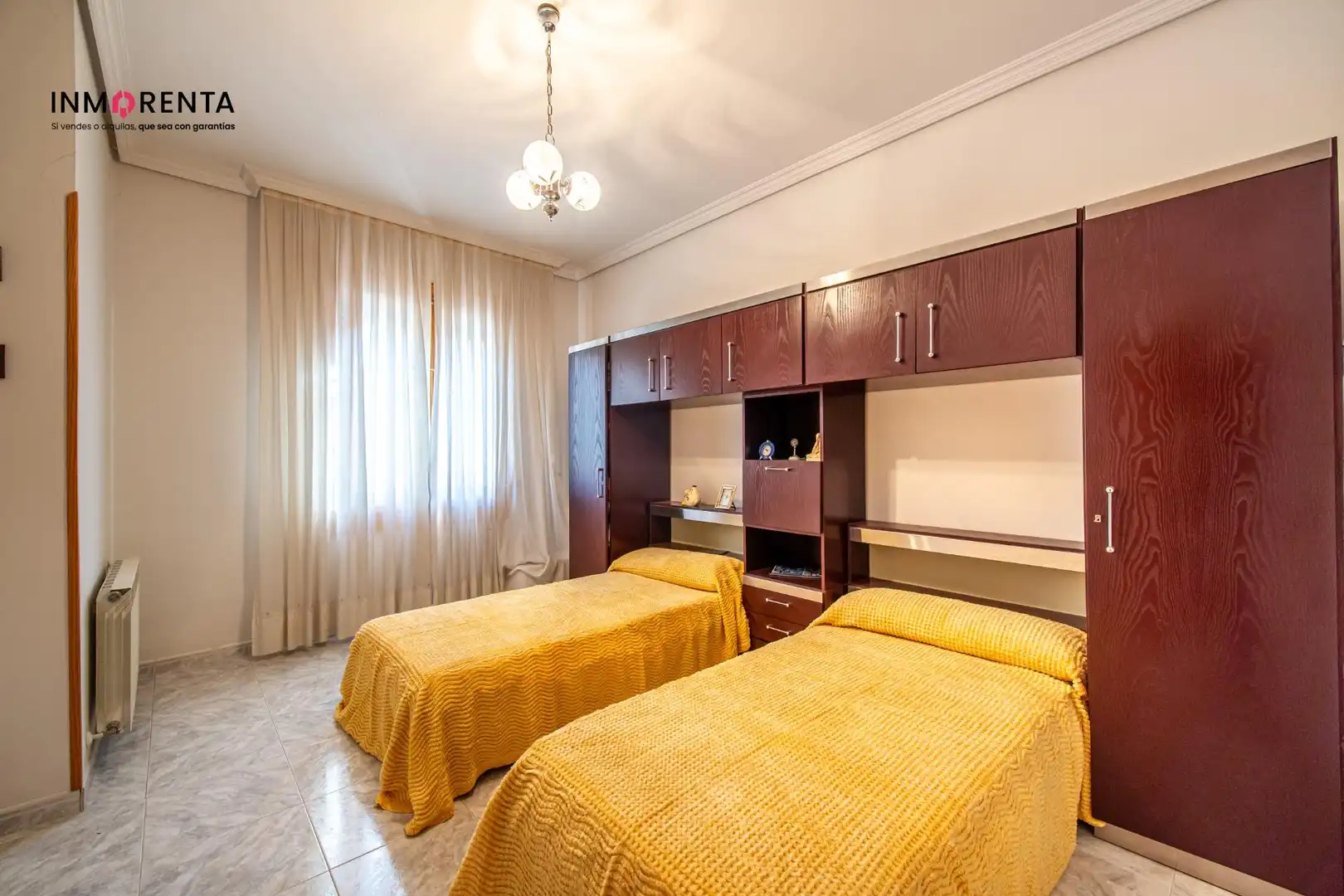 Habitación de Casa adosada en venta en La Mata con Calefacción, Terraza y Amueblado