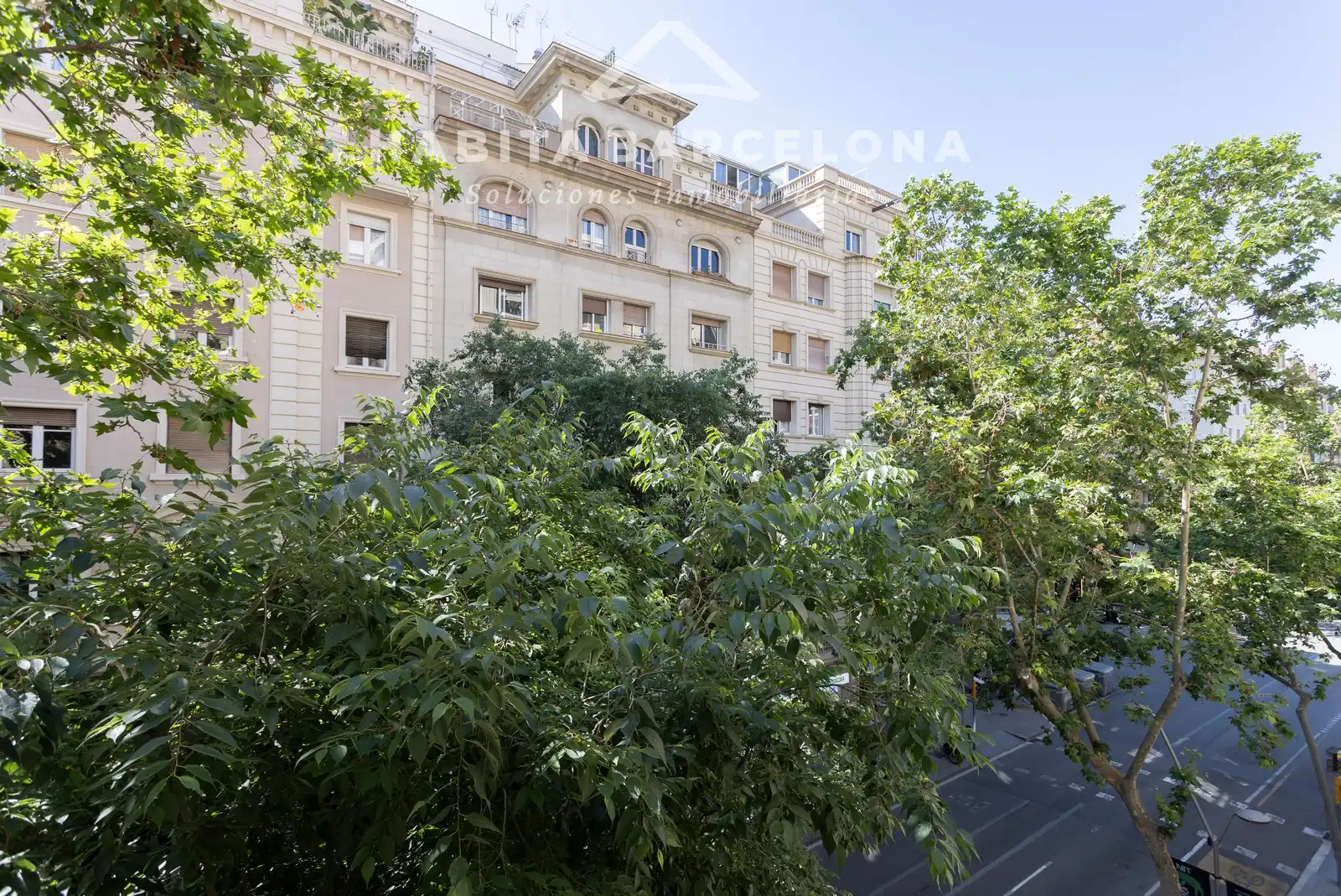 Vista exterior de Piso de alquiler en Barcelona con Aire acondicionado, Calefacción y Parquet
