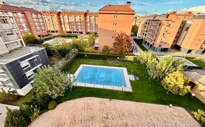 Swimming pool of Flat for sale in  Madrid Capital  with Air Conditioner and Swimming Pool