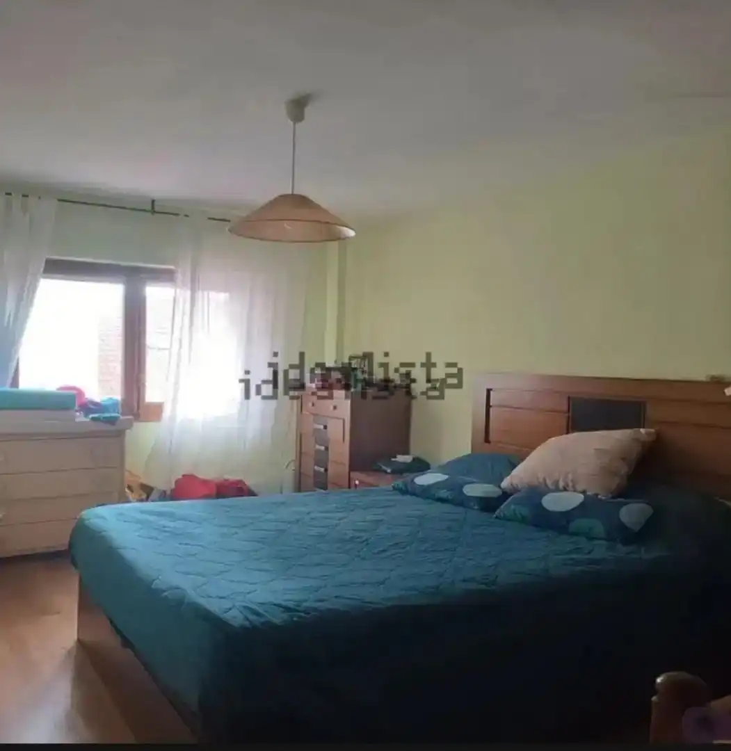 Dormitori de Pis en venda en San Esteban de Gormaz amb Parquet, Traster i Forn