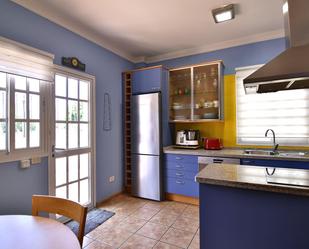 Kitchen of Single-family semi-detached to rent in Santa Lucía de Tirajana  with Air Conditioner, Terrace and Balcony