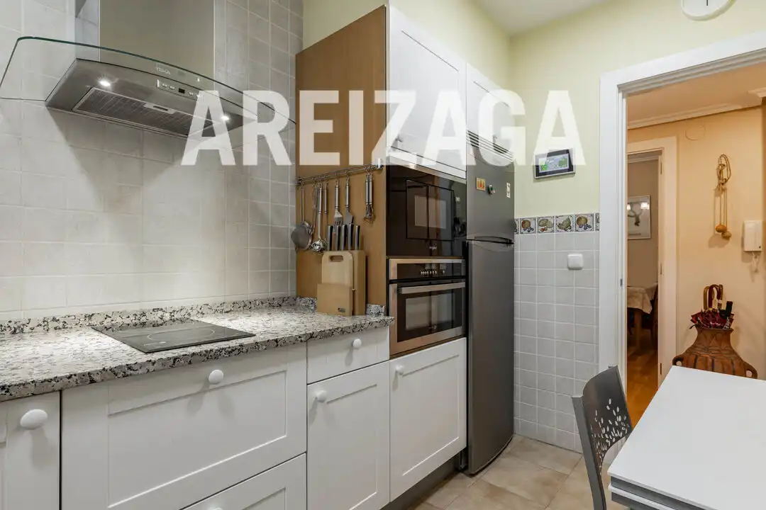 Cocina de Piso en venta en Donostia - San Sebastián  con Calefacción y Balcón