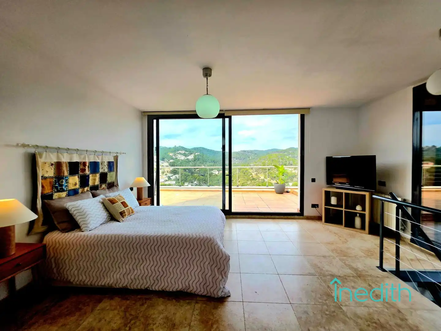 Dormitori de Casa o xalet en venda en Cubelles amb Calefacció, Jardí privat i Terrassa