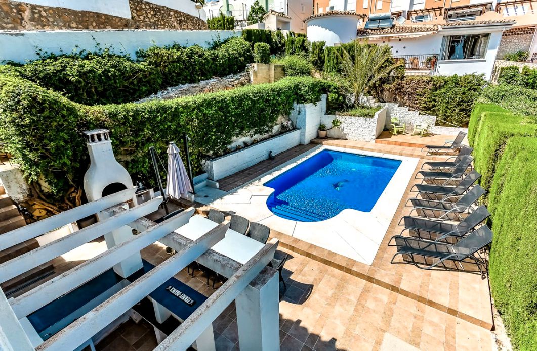 Swimming pool of House or chalet for sale in Fuengirola  with Air Conditioner, Heating and Private garden