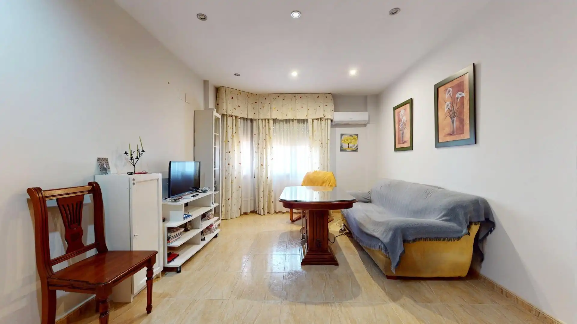 Sala d'estar de Casa adosada en venda en La Victoria