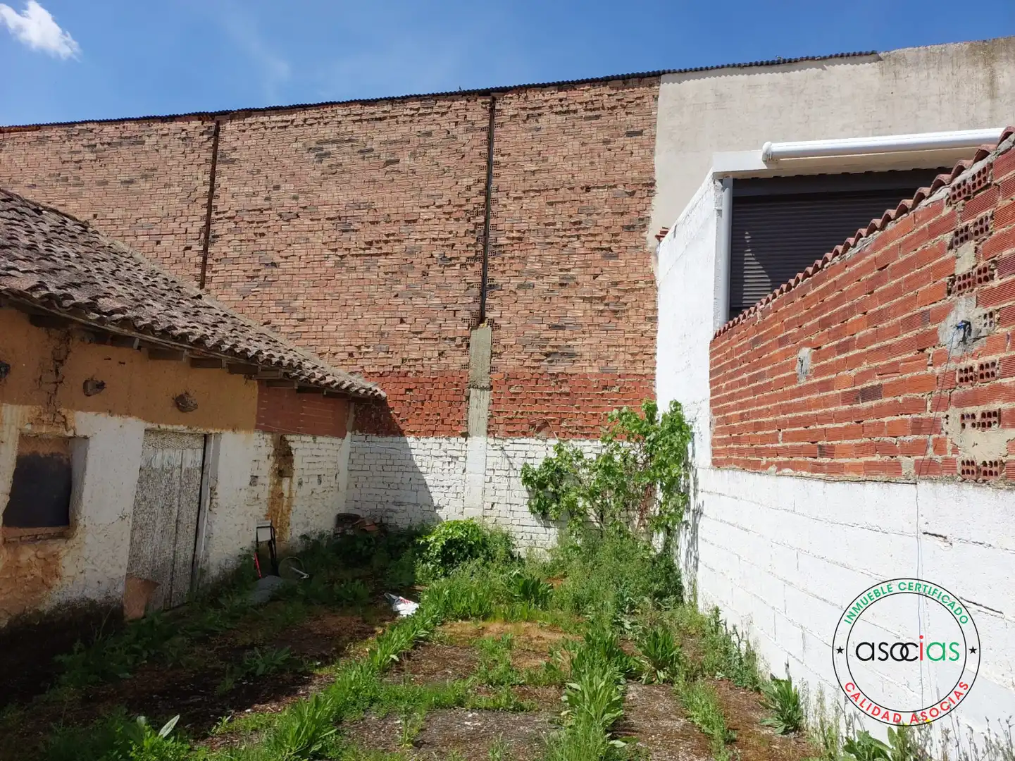 Vista exterior de Casa adosada en venda en Melgar de Arriba amb Jardí privat