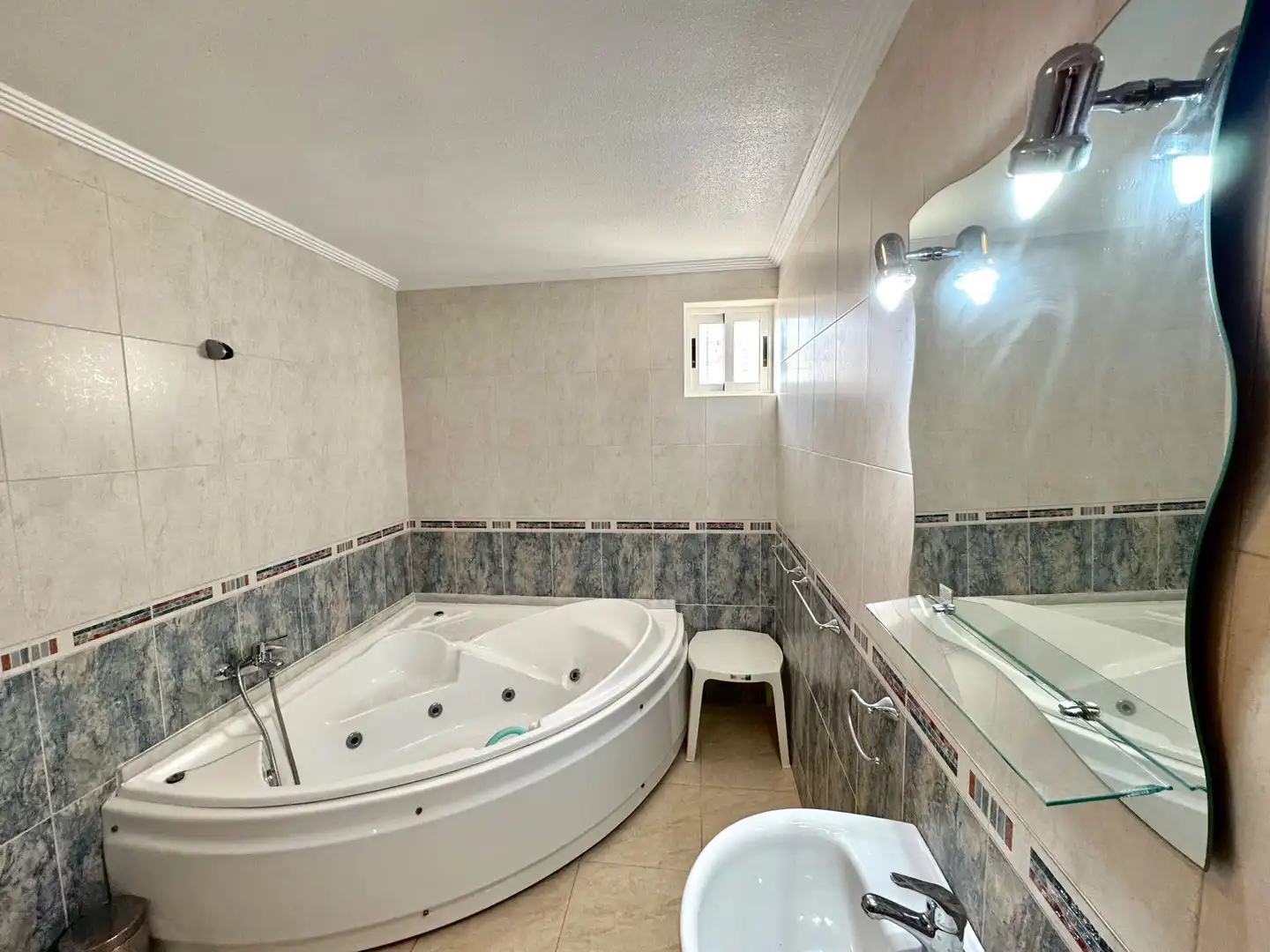 Badezimmer von Haus oder Chalet zur Miete in Guardamar del Segura mit Klimaanlage, Privatgarten und Terrasse
