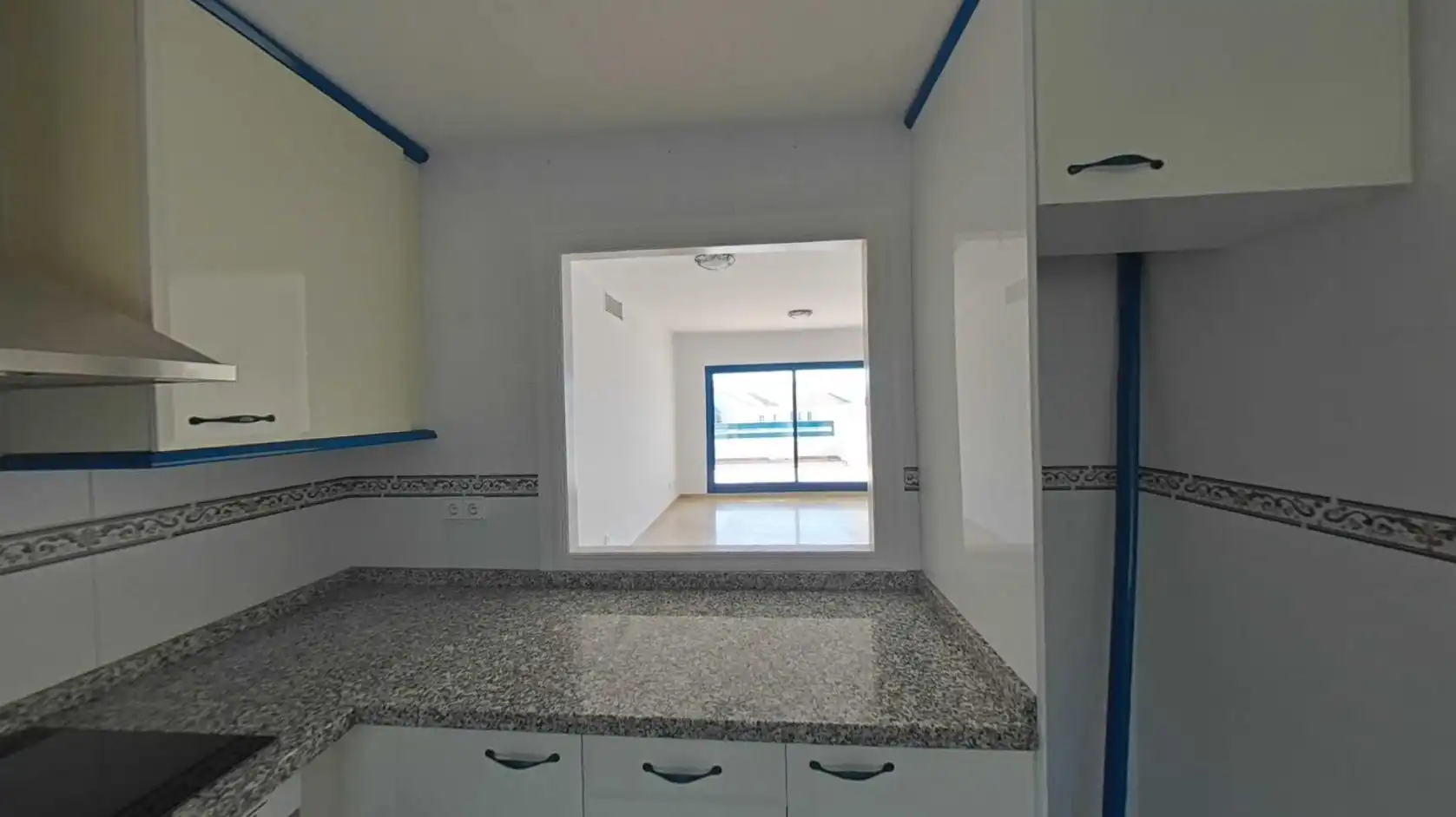 Cuina de Apartament en venda en Manilva amb Piscina