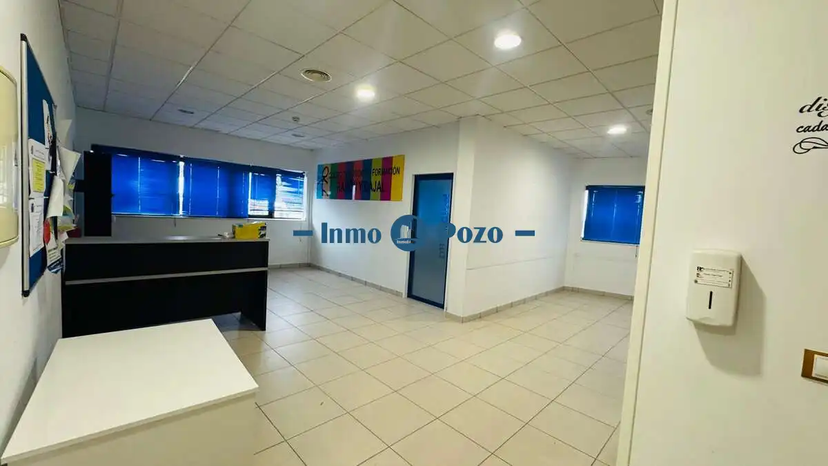 Büro zum Verkauf in Almendralejo