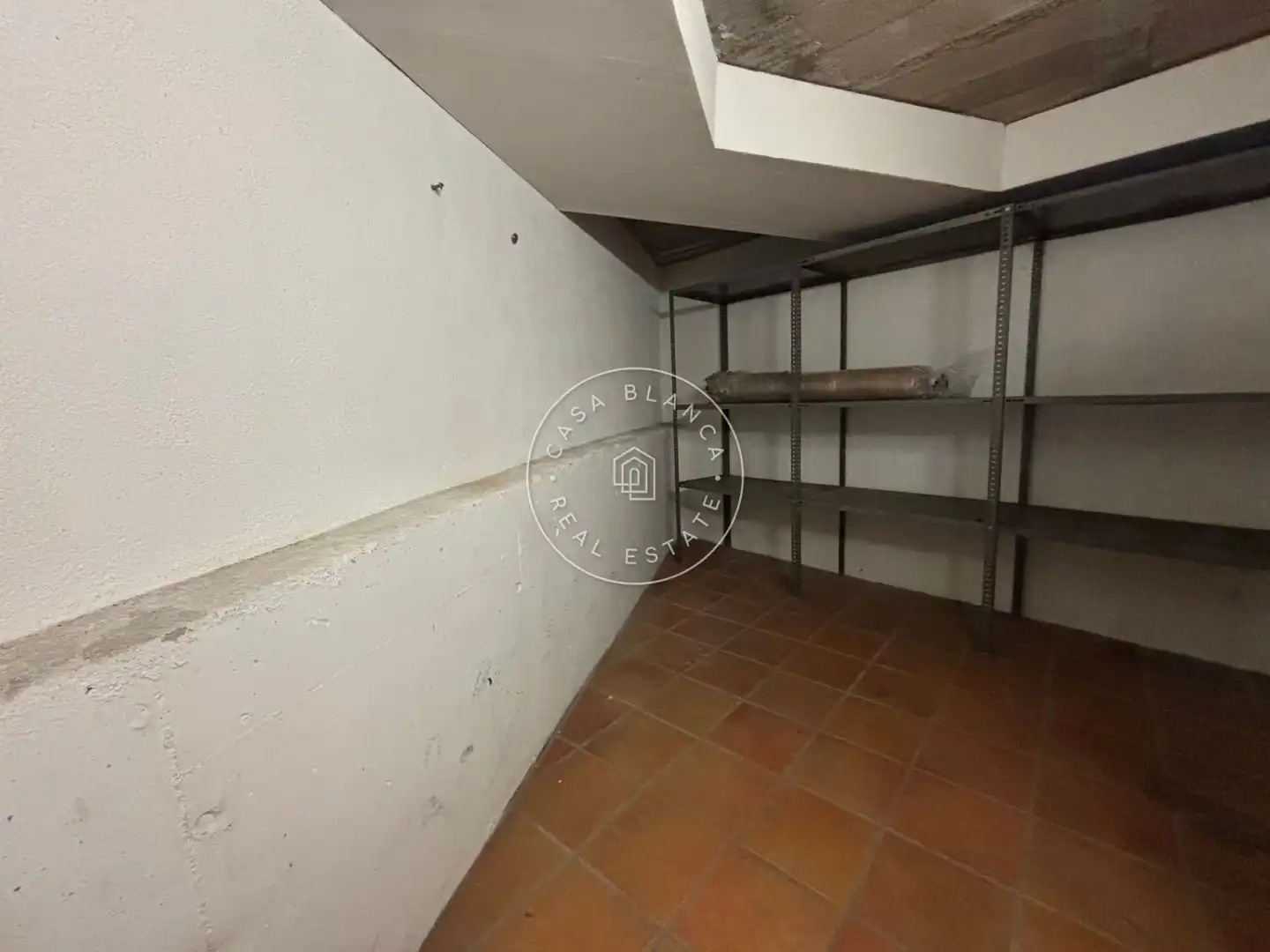 Dachboden zum Verkauf in Lloret de Mar mit Klimaanlage, Abstellraum und Gemeinschaftspool