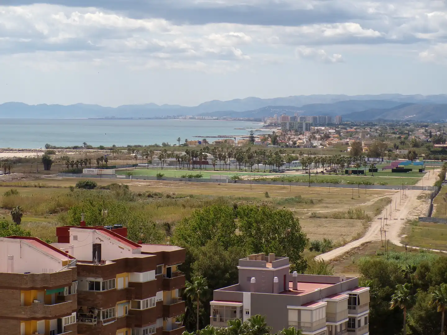 Außenansicht von Wohnungen zum Verkauf in Cullera mit Terrasse, Möbliert und Ofen
