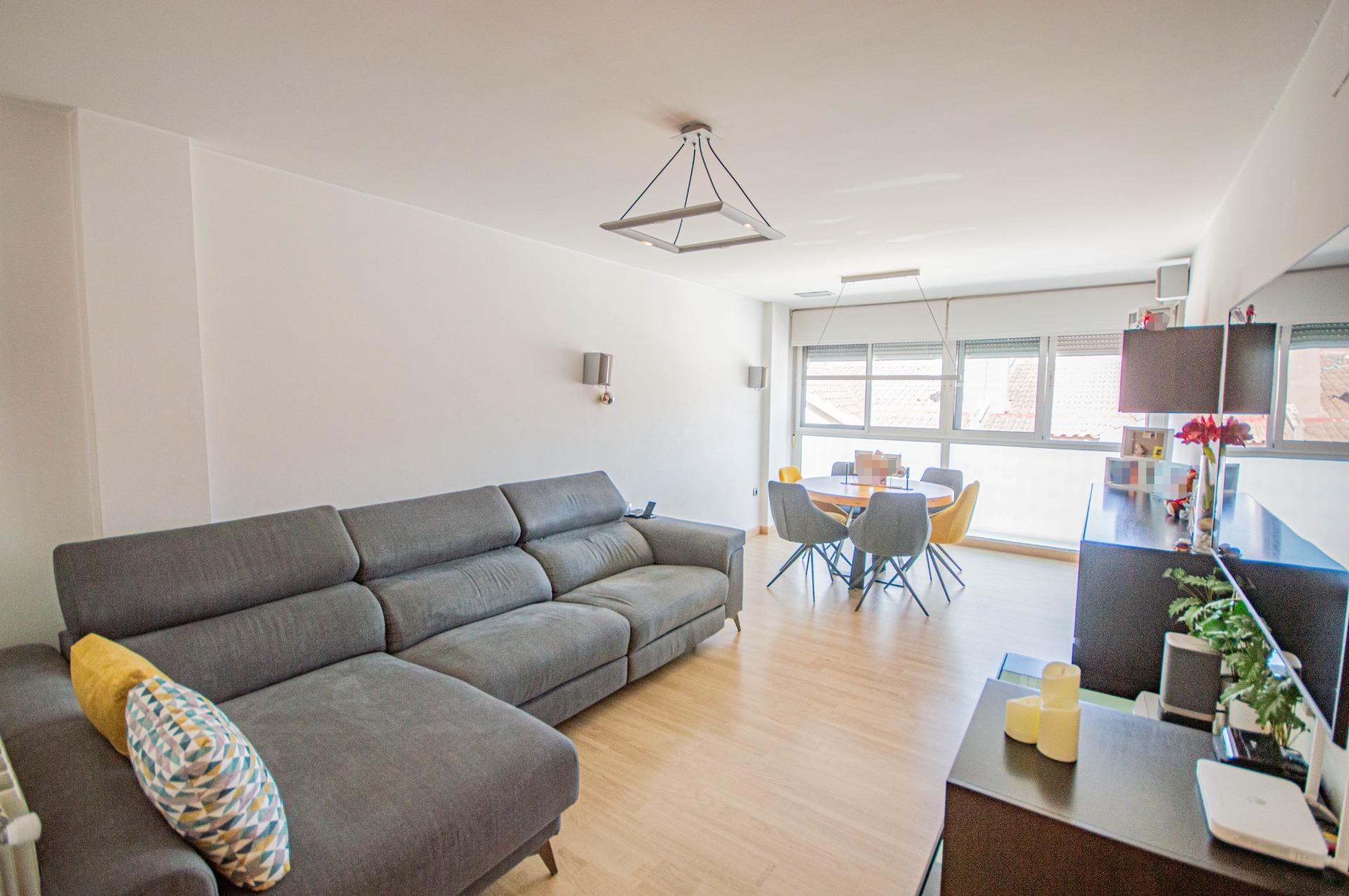 Sala d'estar de Casa o xalet en venda en Petrer amb Aire condicionat, Terrassa i Traster