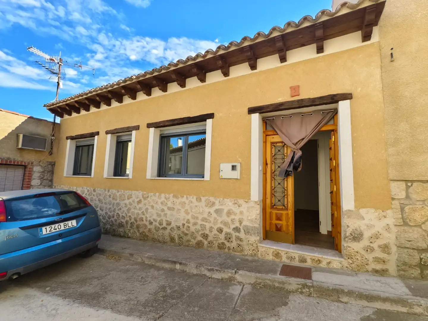 Vista exterior de Casa o xalet en venda en Ampudia amb Calefacció