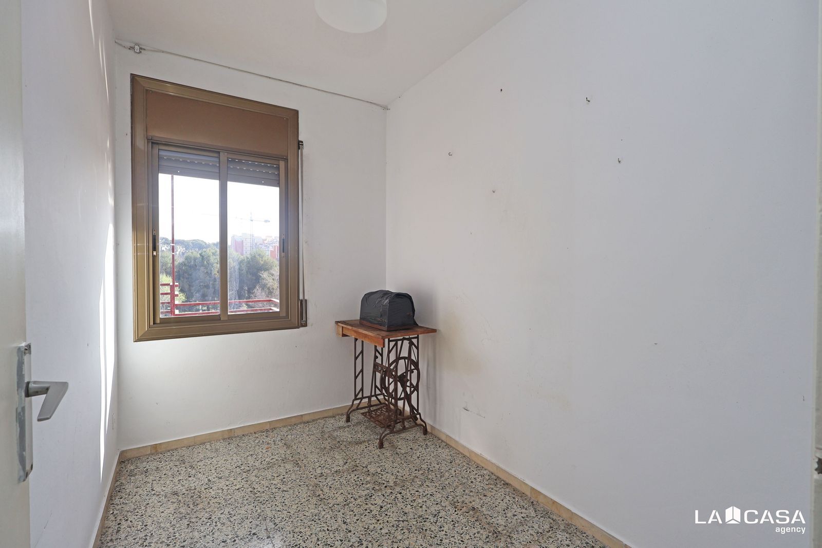 Flat for sale in Calle LLEIALTAT, Can Clota
