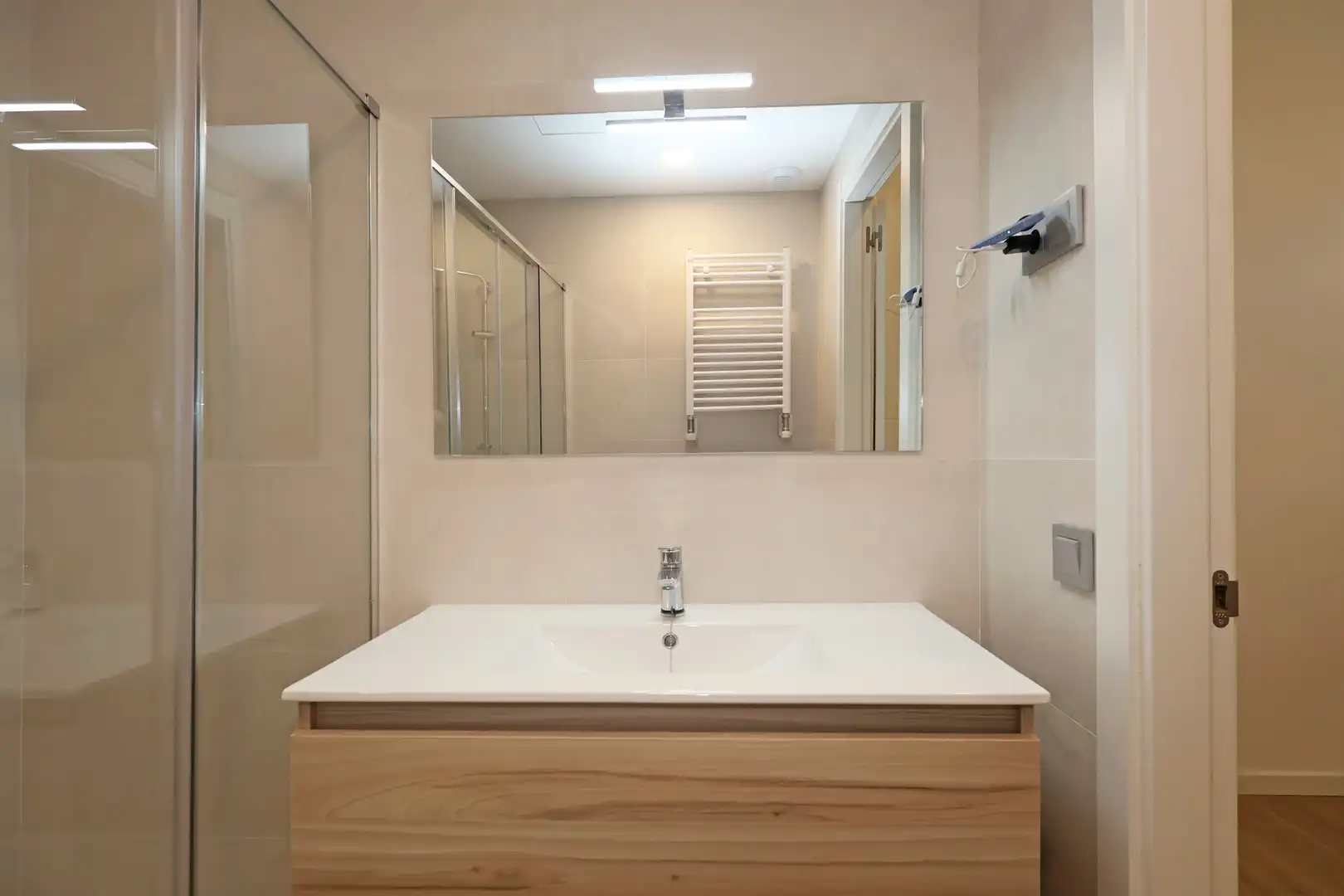Badezimmer von Erdgeschoss zum Verkauf in L'Hospitalet de Llobregat mit Terrasse und Abstellraum