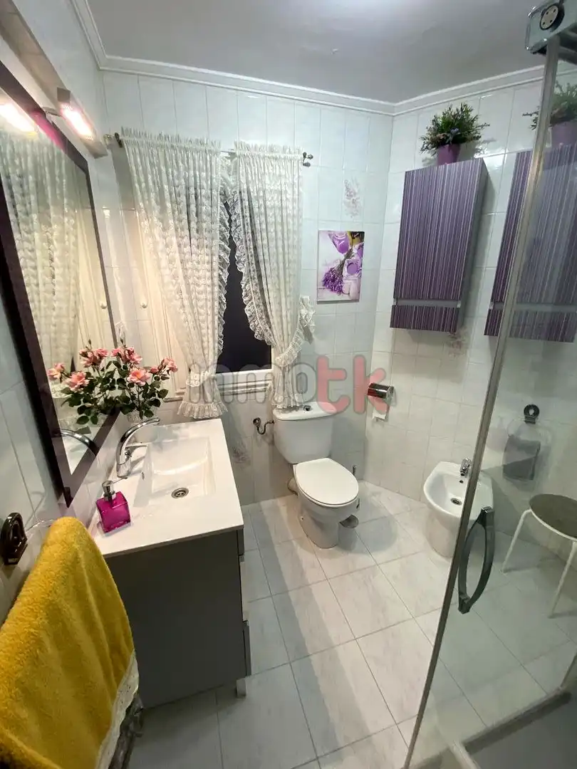 Badezimmer von Wohnung zum Verkauf in A Coruña Capital  mit Möbliert