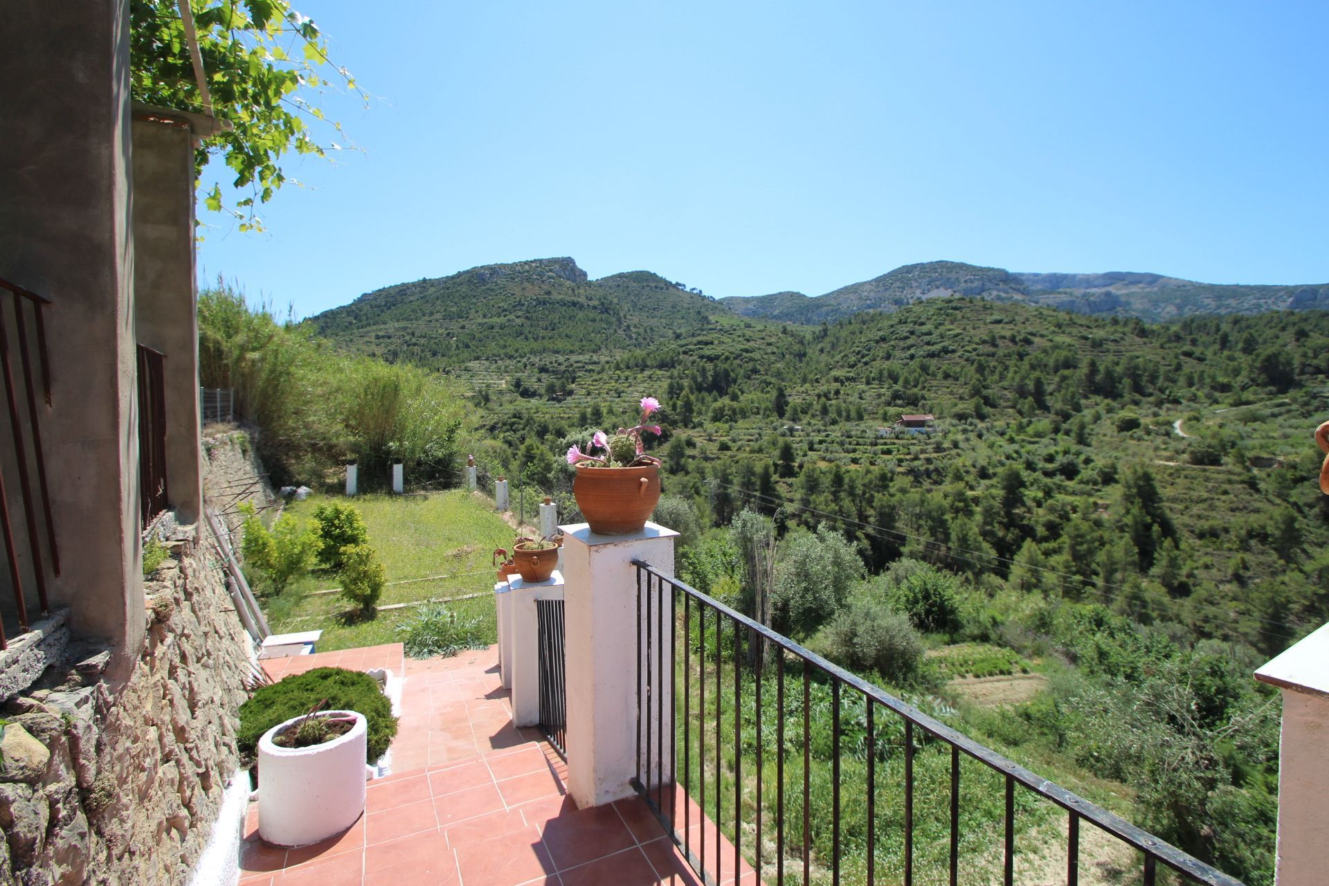 Jardí de Finca rústica en venda en Benasau amb Jardí privat, Terrassa i Traster