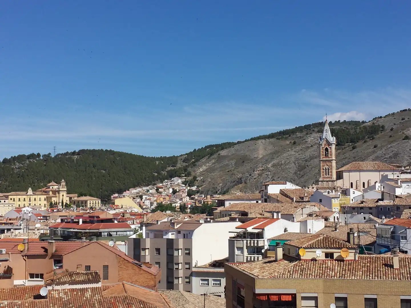 Vista exterior de Ático en venta en Cuenca con Calefacción, Terraza y Amueblado