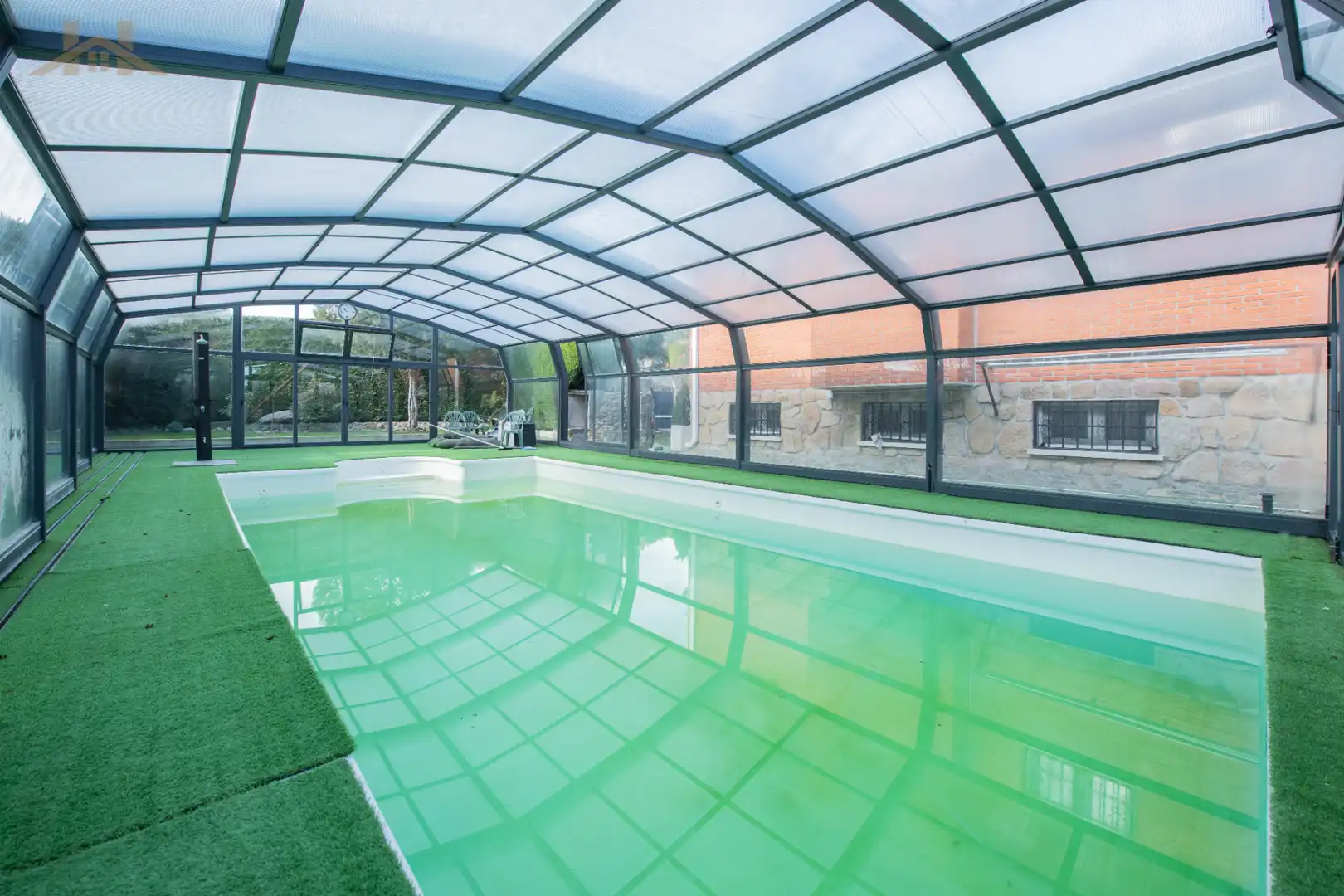 Piscina de Casa o xalet en venda en Manzanares El Real amb Aire condicionat, Calefacció i Jardí privat