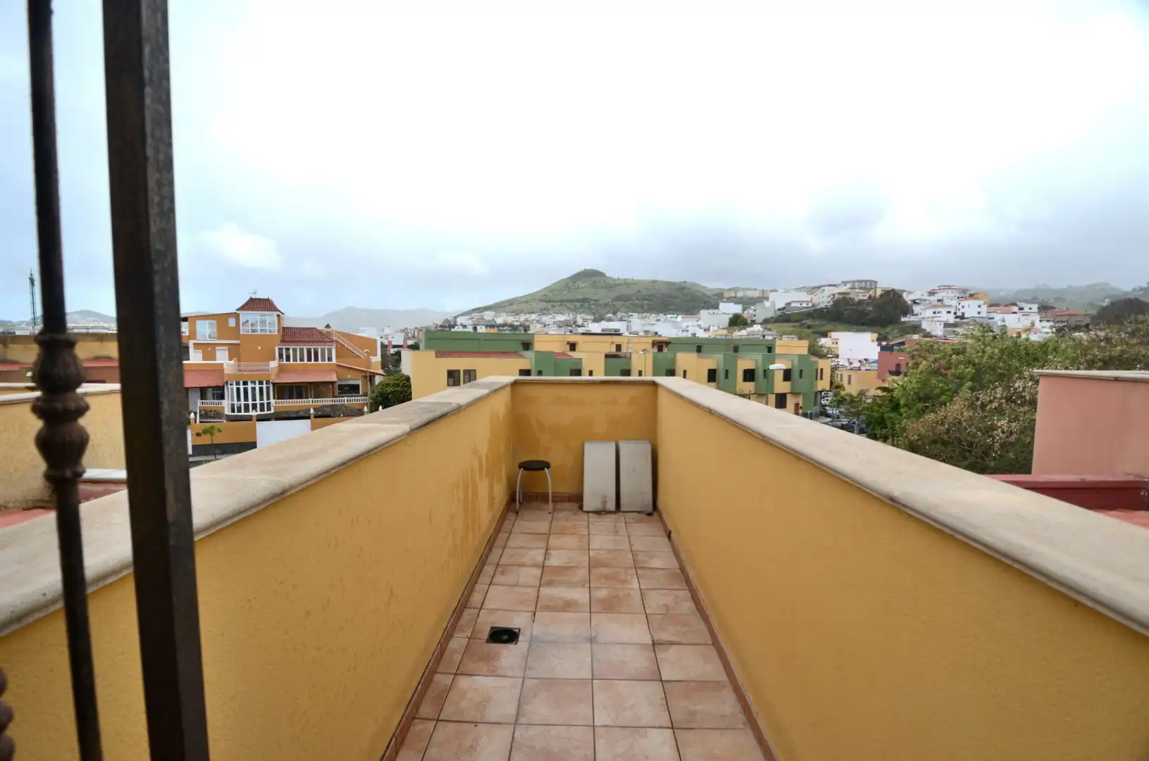 Vista exterior de Dúplex en venda en Las Palmas de Gran Canaria amb Terrassa, Traster i Balcó