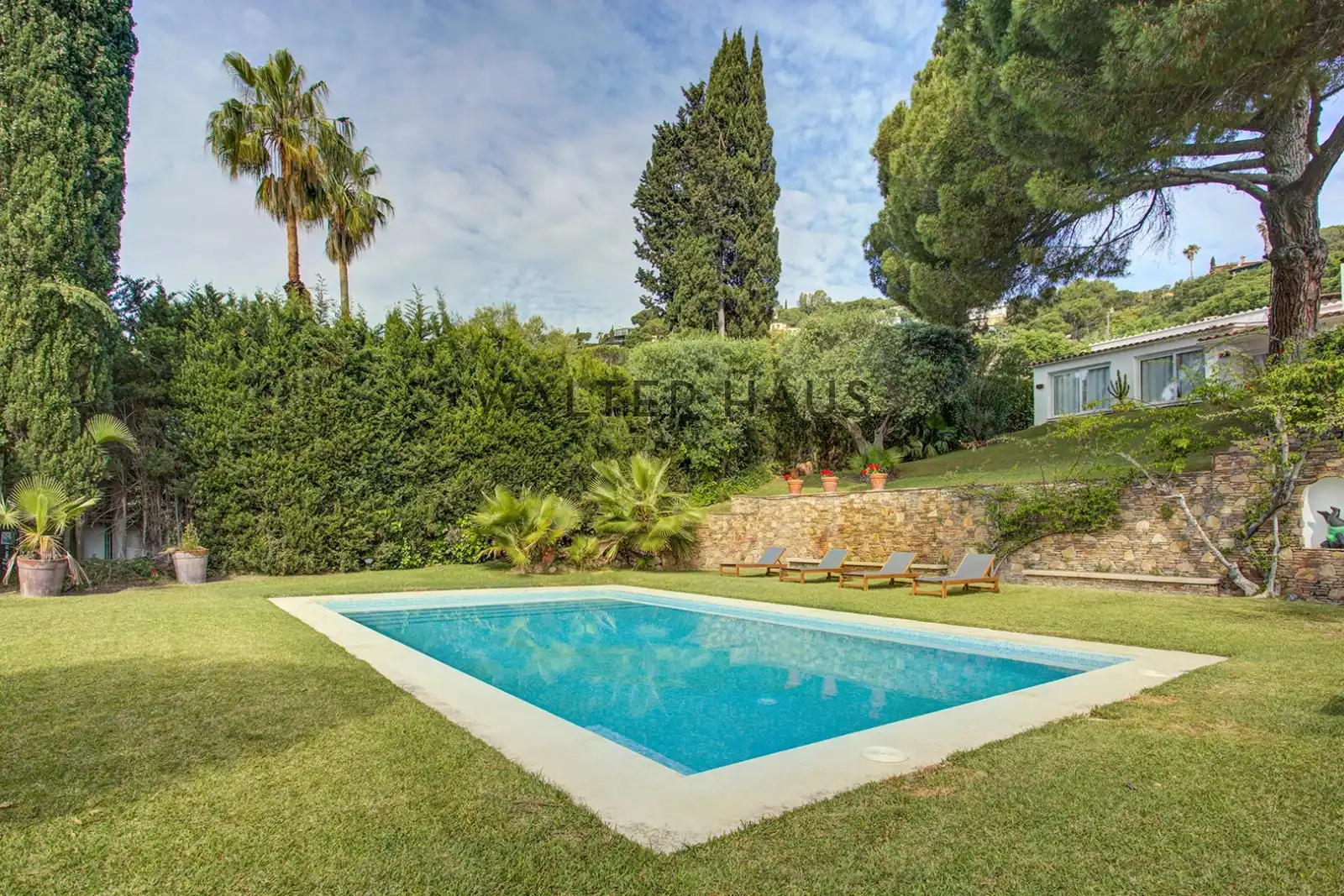 Chalet con piscina en venta en Carrer del Ripollès, imagen 2