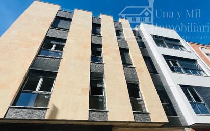 Exterior view of Flat for sale in Salamanca Capital  with Heating, Storage room and Community pool