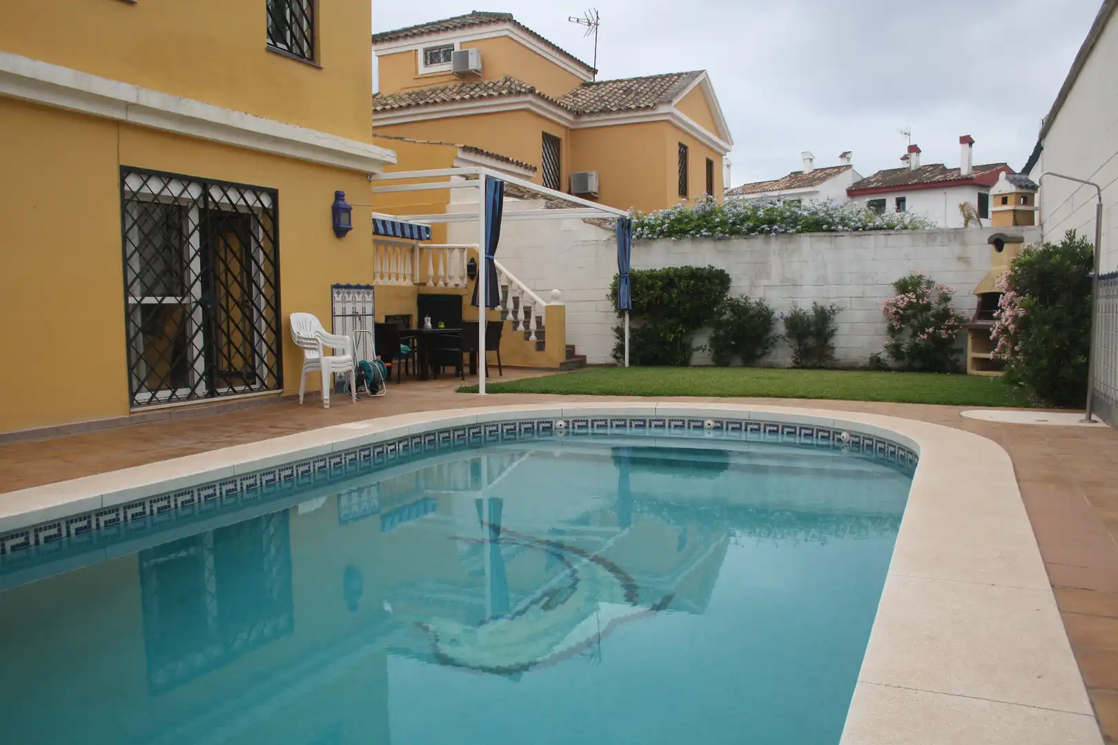 Piscina de Casa o chalet de alquiler en Algeciras con Jardín privado, Terraza y Piscina