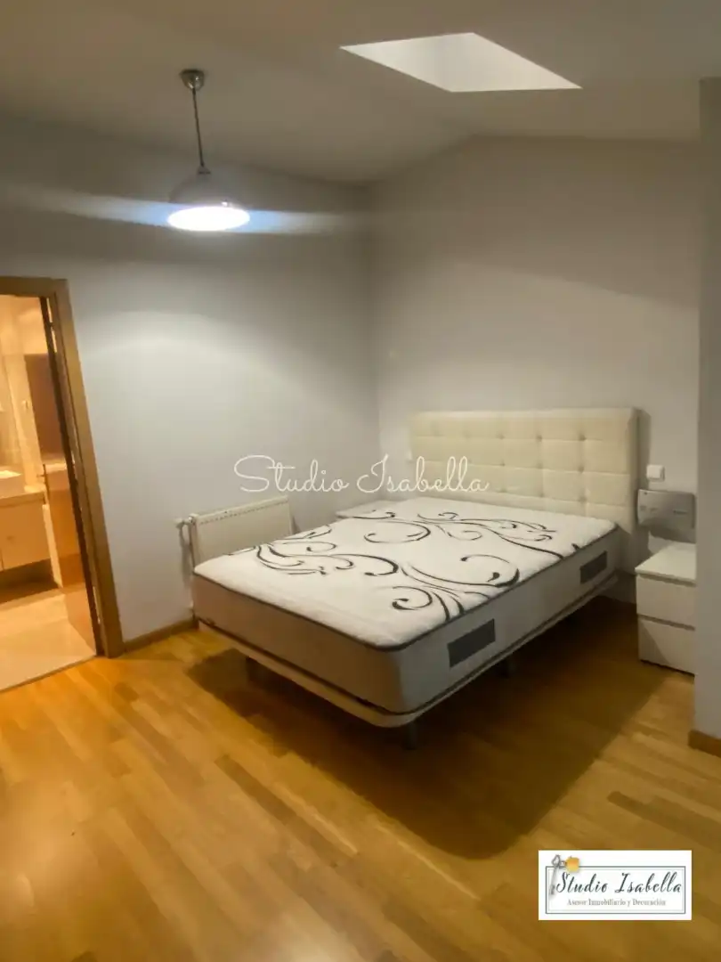 Habitación de Dúplex de alquiler en Toledo con Aire acondicionado, Calefacción y Amueblado