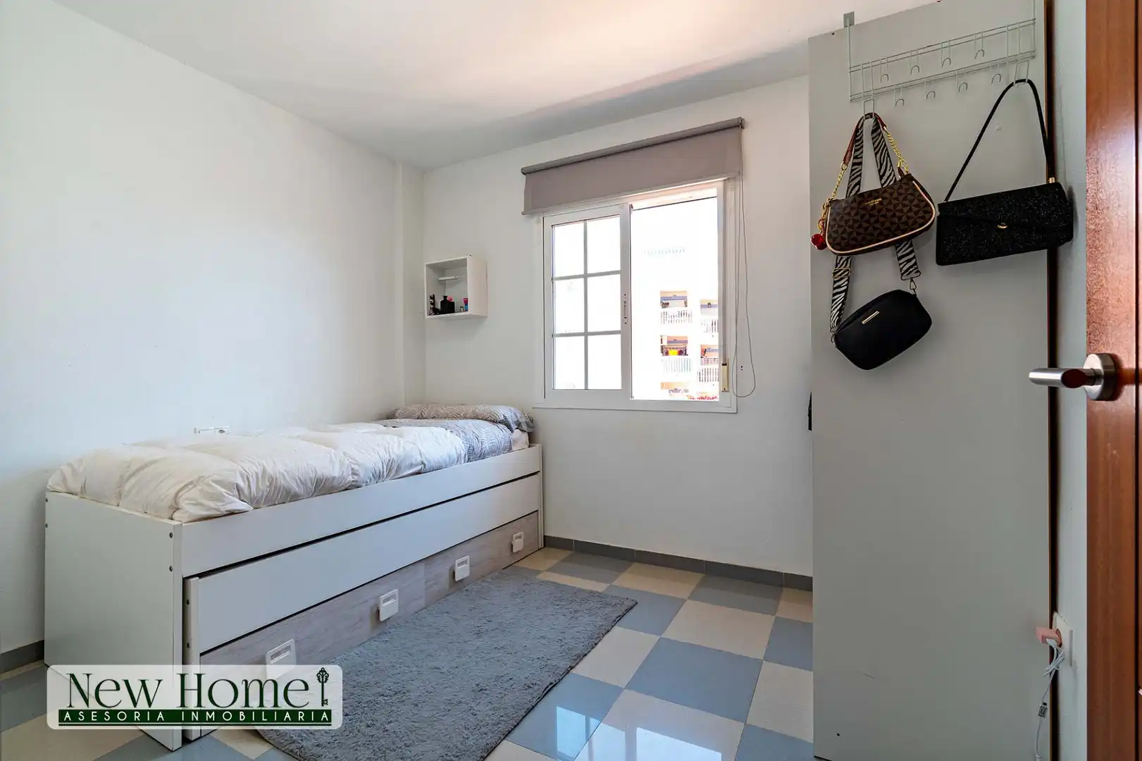 Bedroom of Flat for sale in Roquetas de Mar  with Terrace, Swimming Pool and Furnished