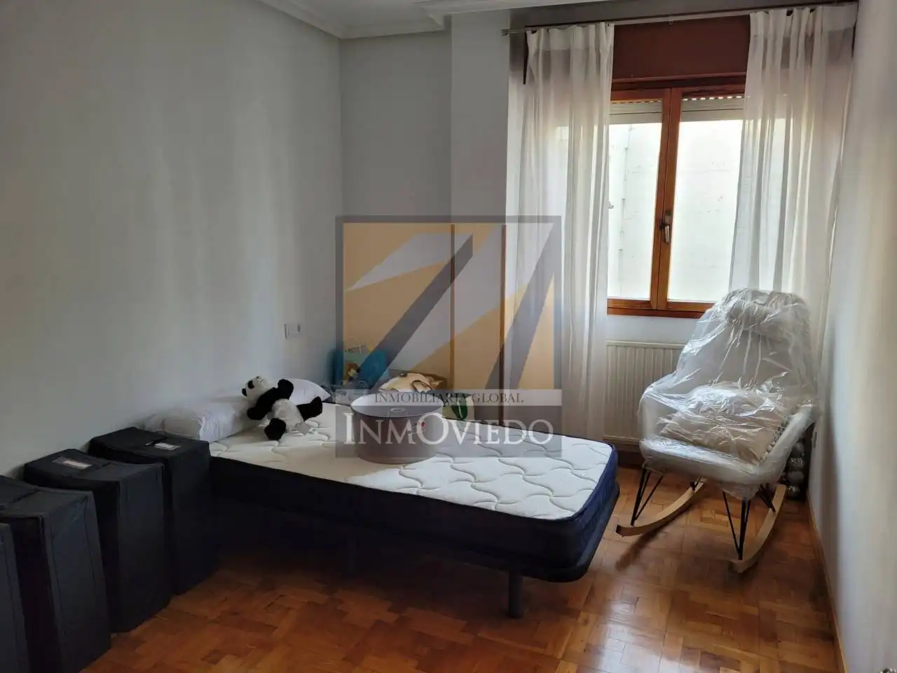 Schlafzimmer von Wohnung zur Miete in Oviedo  mit Heizung