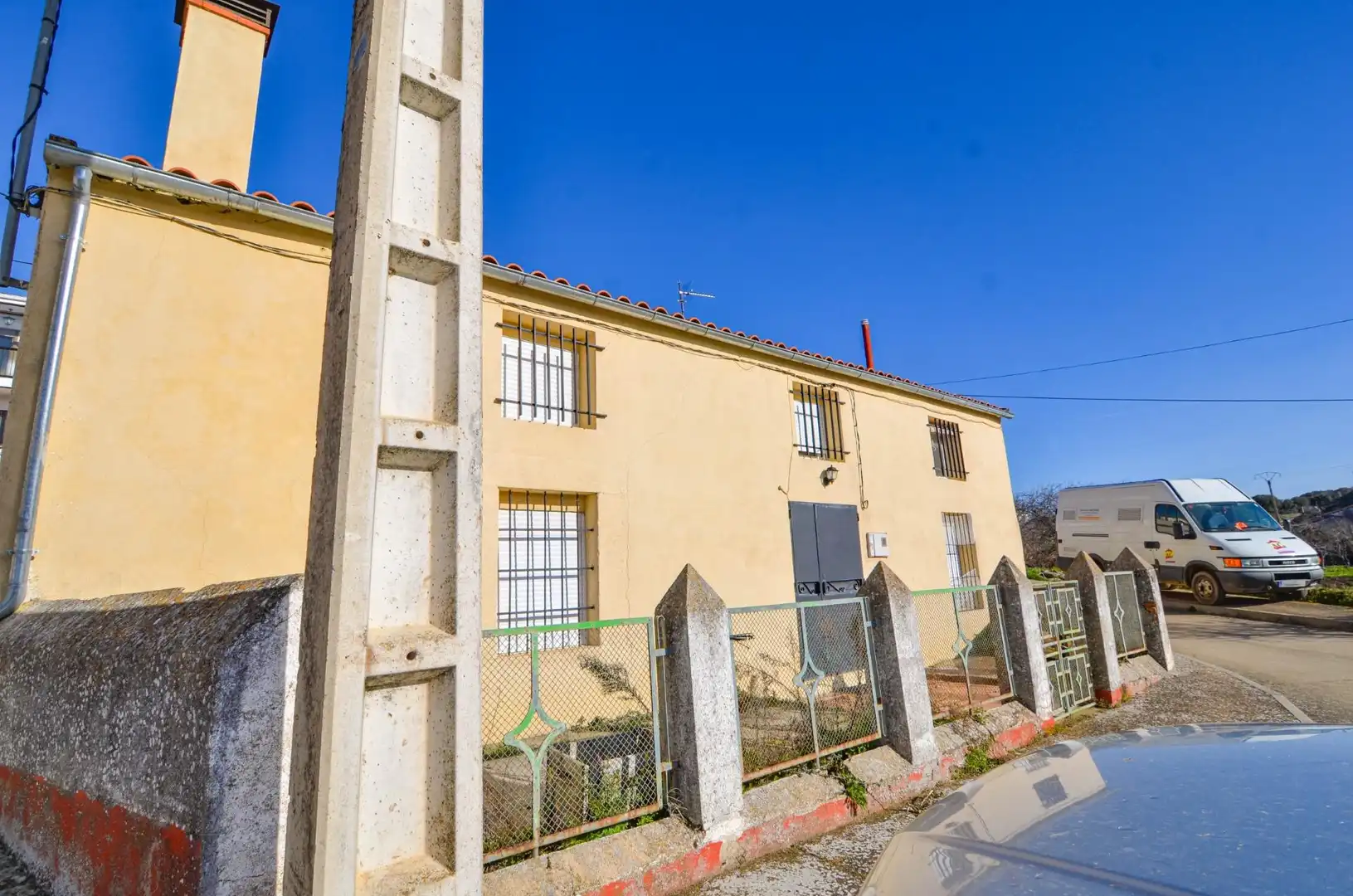 Houses for sale in Frades de la Sierra