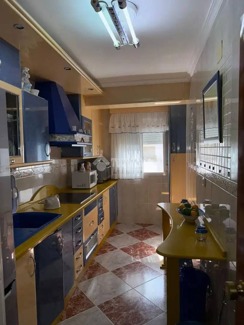 Cocina de Piso en venta en Sevilla con Aire acondicionado