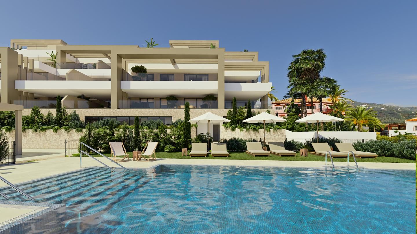 Piscina de Apartament en venda en Estepona amb Aire condicionat, Calefacció i Jardí privat