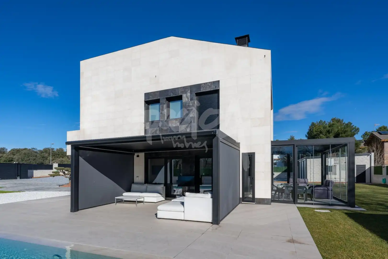 Vista exterior de Casa o xalet en venda en Colmenarejo amb Calefacció, Jardí privat i Terrassa
