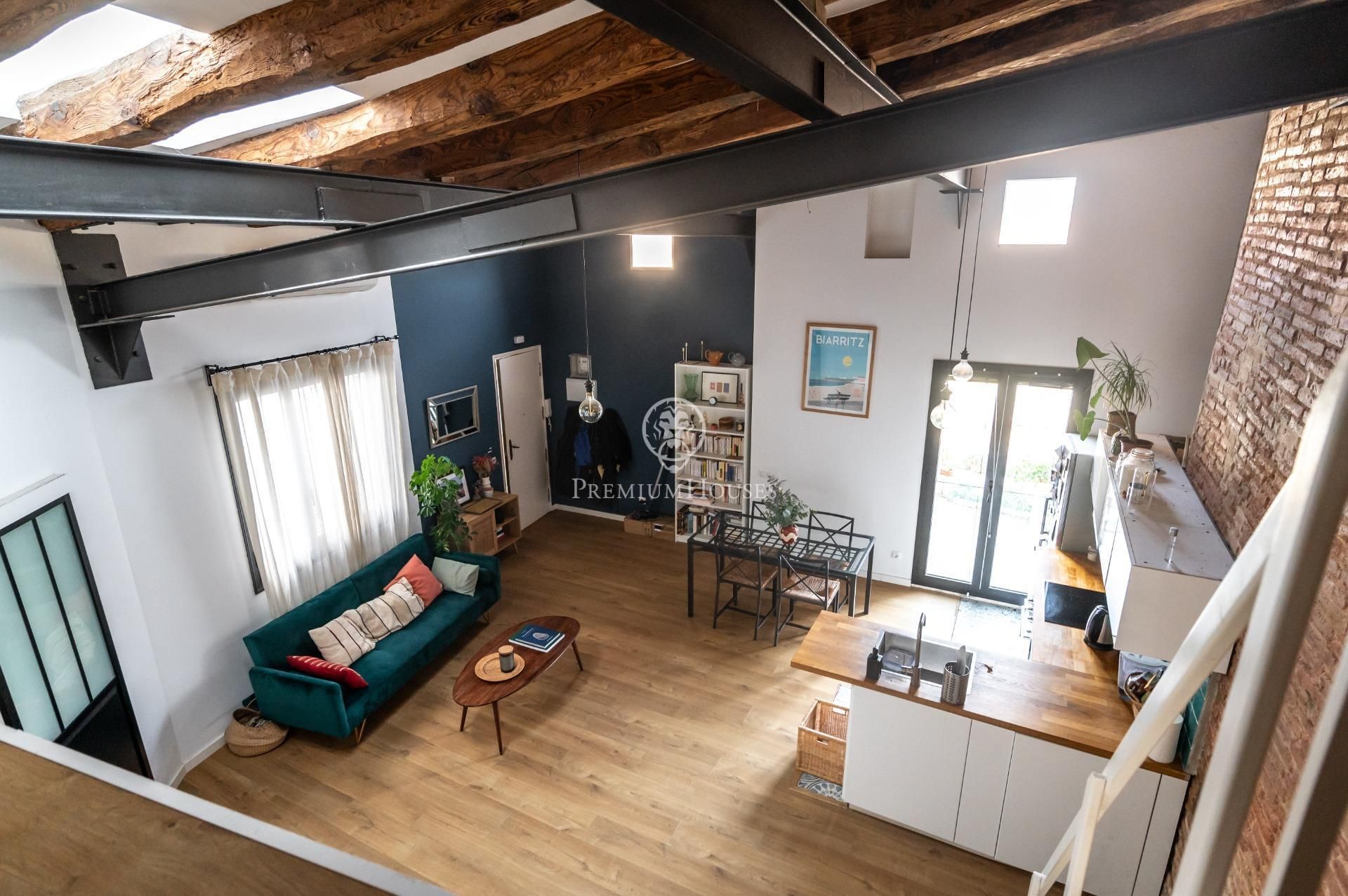 Sala d'estar de Àtic en venda en  Barcelona Capital amb Aire condicionat, Parquet i Terrassa