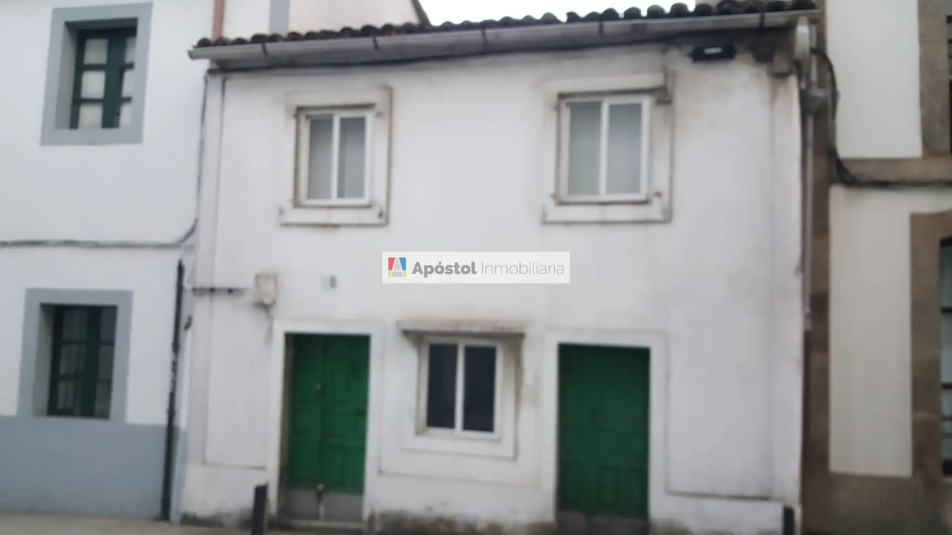 Vista exterior de Casa adosada en venta en Santiago de Compostela 