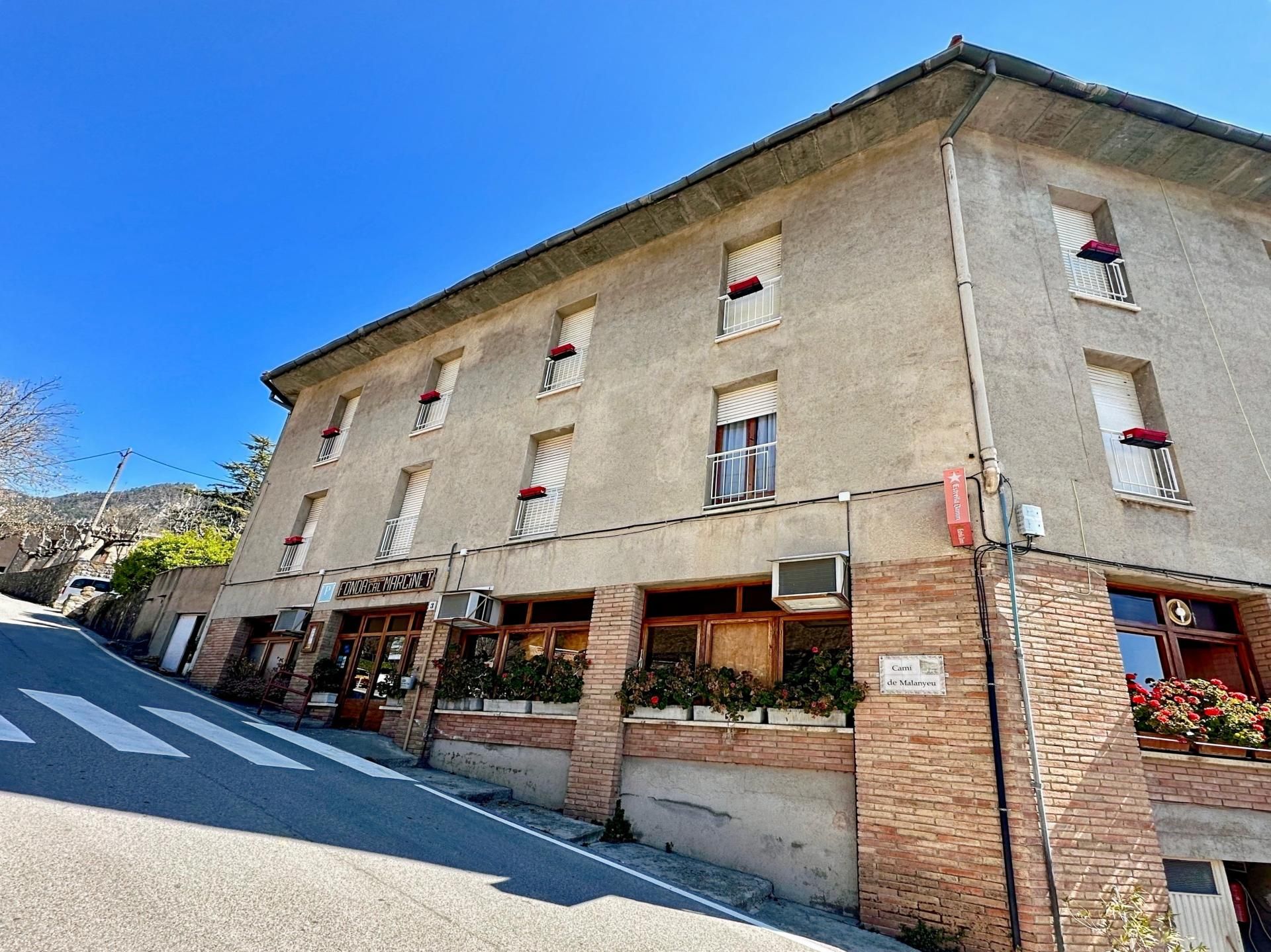 Vista exterior de Edifici en venda en La Nou de Berguedà