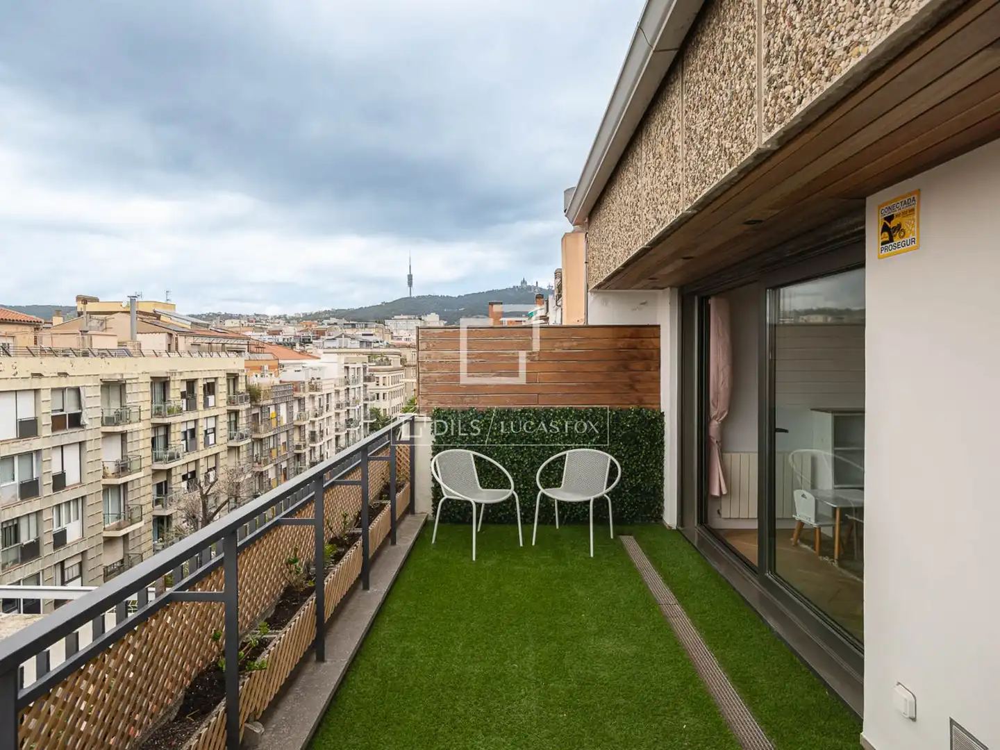 Terrasse von Dachboden zum Verkauf in Barcelona mit Klimaanlage, Terrasse und Balkon