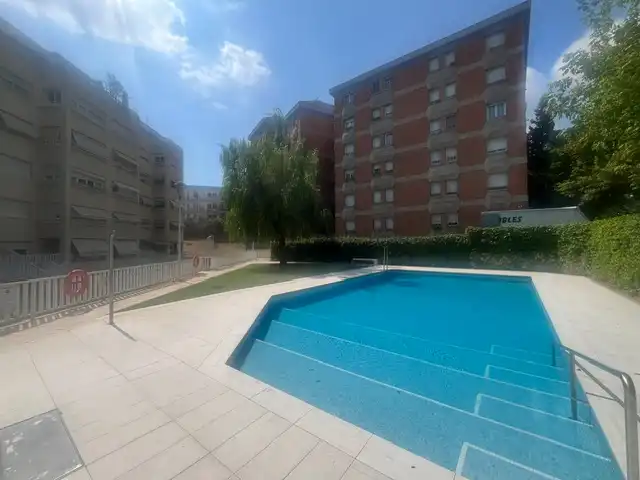 Schwimmbecken von Wohnung zur Miete in Sant Cugat del Vallès mit Klimaanlage, Heizung und Parkett