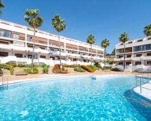 Vista exterior de Àtic en venda en Mijas amb Aire condicionat, Calefacció i Jardí privat