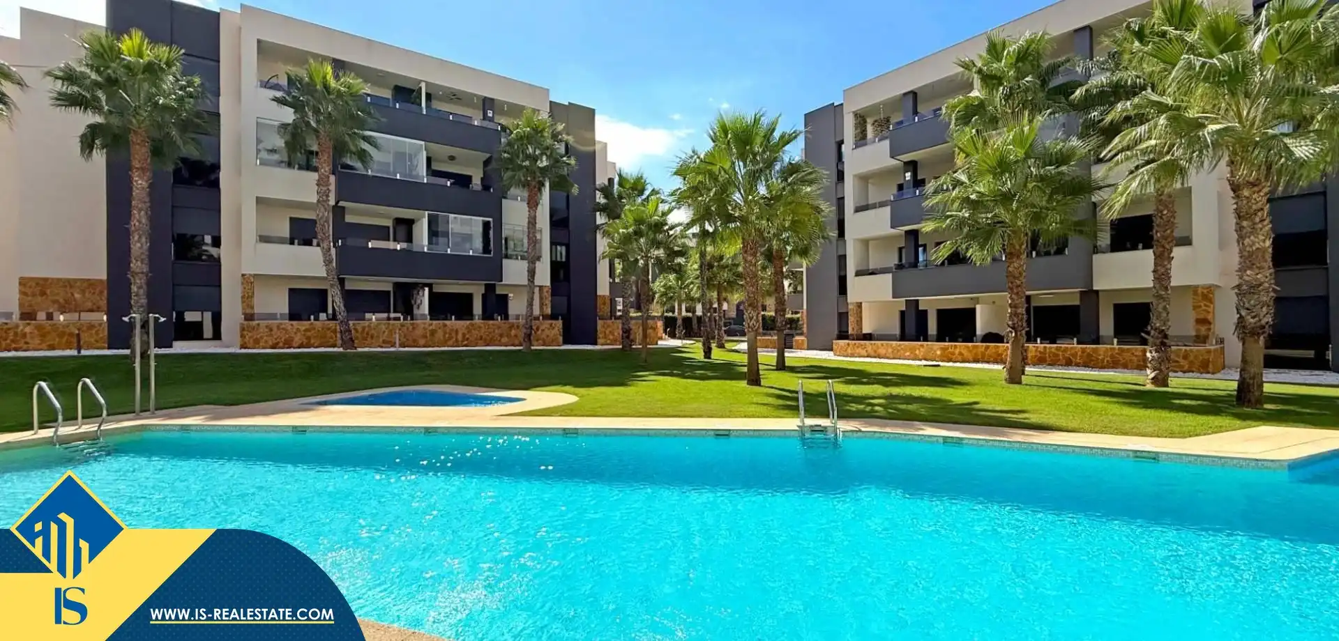 Swimming pool of Flat for sale in Orihuela  with Terrace, Storage room and Furnished