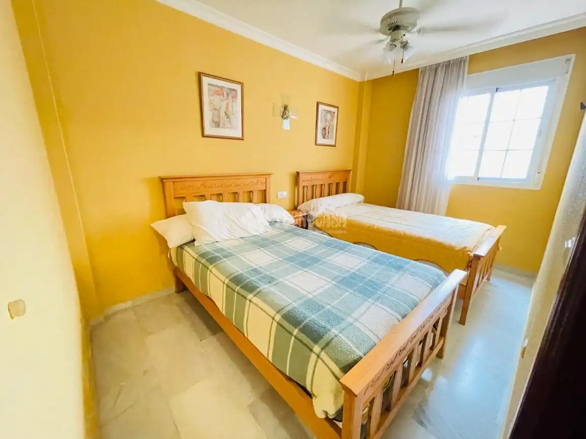 Bedroom of Flat for sale in Fuengirola  with Balcony