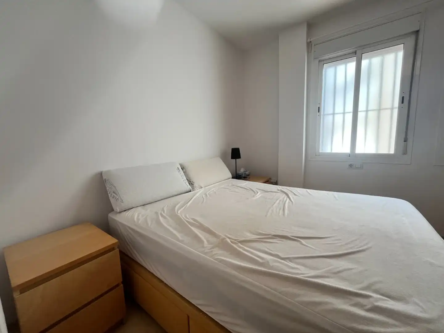 Habitación de Apartamento de alquiler en Sevilla con Aire acondicionado, Calefacción y Amueblado