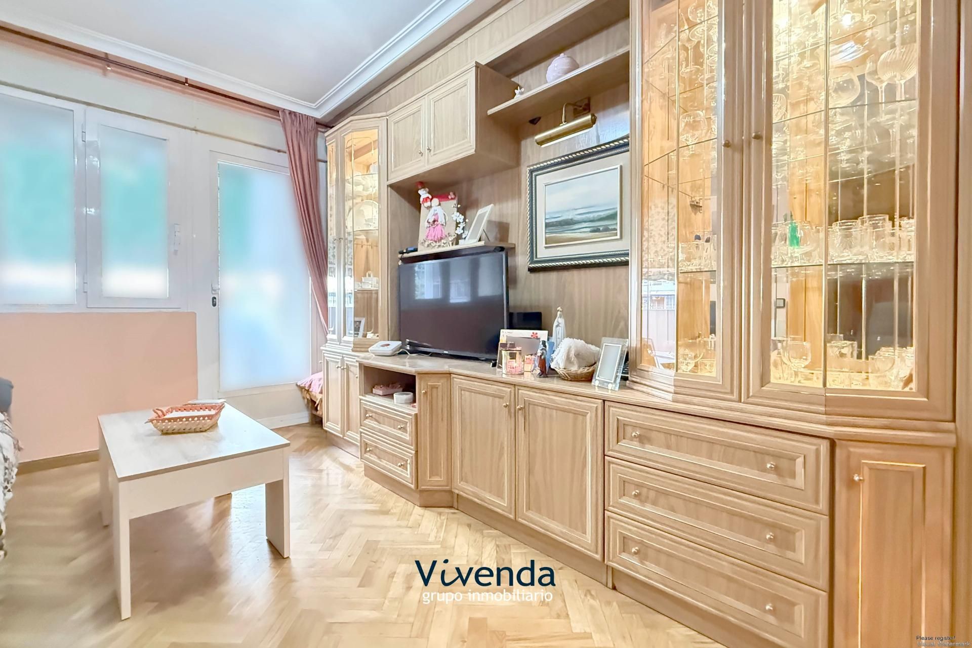 Living room of Flat for sale in Móstoles  with Air Conditioner, Heating and Parquet flooring