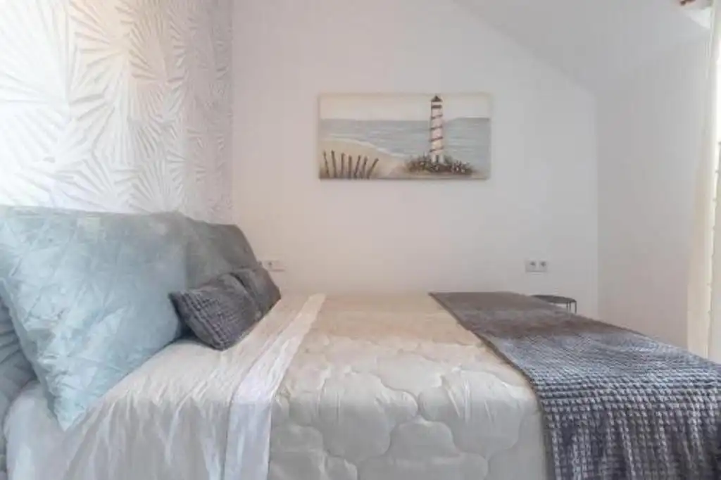 Bedroom of Attic for sale in Fuengirola  with Air Conditioner, Terrace and Oven